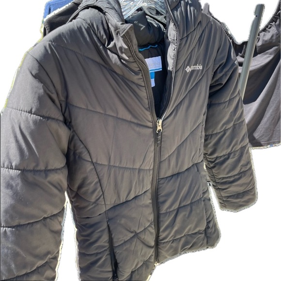 Columbia Jackets & Blazers - Columbia Women's Charcoal Puffer Jacket